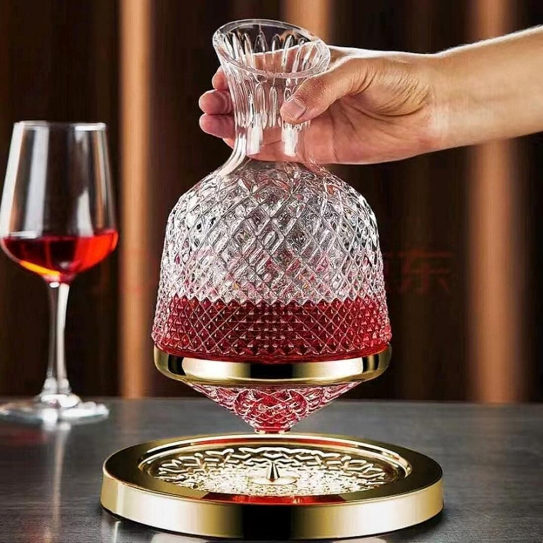 Wine Decanter Set - Crystal Red Wine Decanter Set Golden, 1.5L Shelf Spinning Glass Wine Aerator Carafes, Jarler Hand Blown lead-free Wine Decanter Set，Mother Father Day Wine Gift for Wine Lover